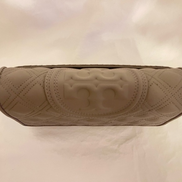 Tory Burch Fleming Matte Wallet on Chain Crossbody Clutch Gray Heron - Picture 3 of 10